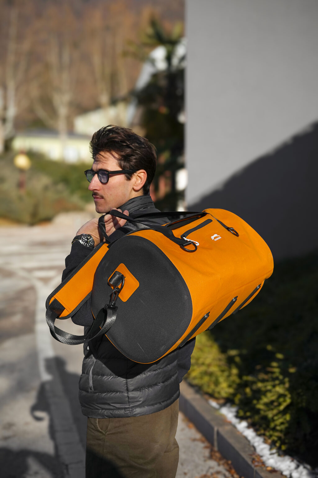 Ragazzo con borsone hydroseal